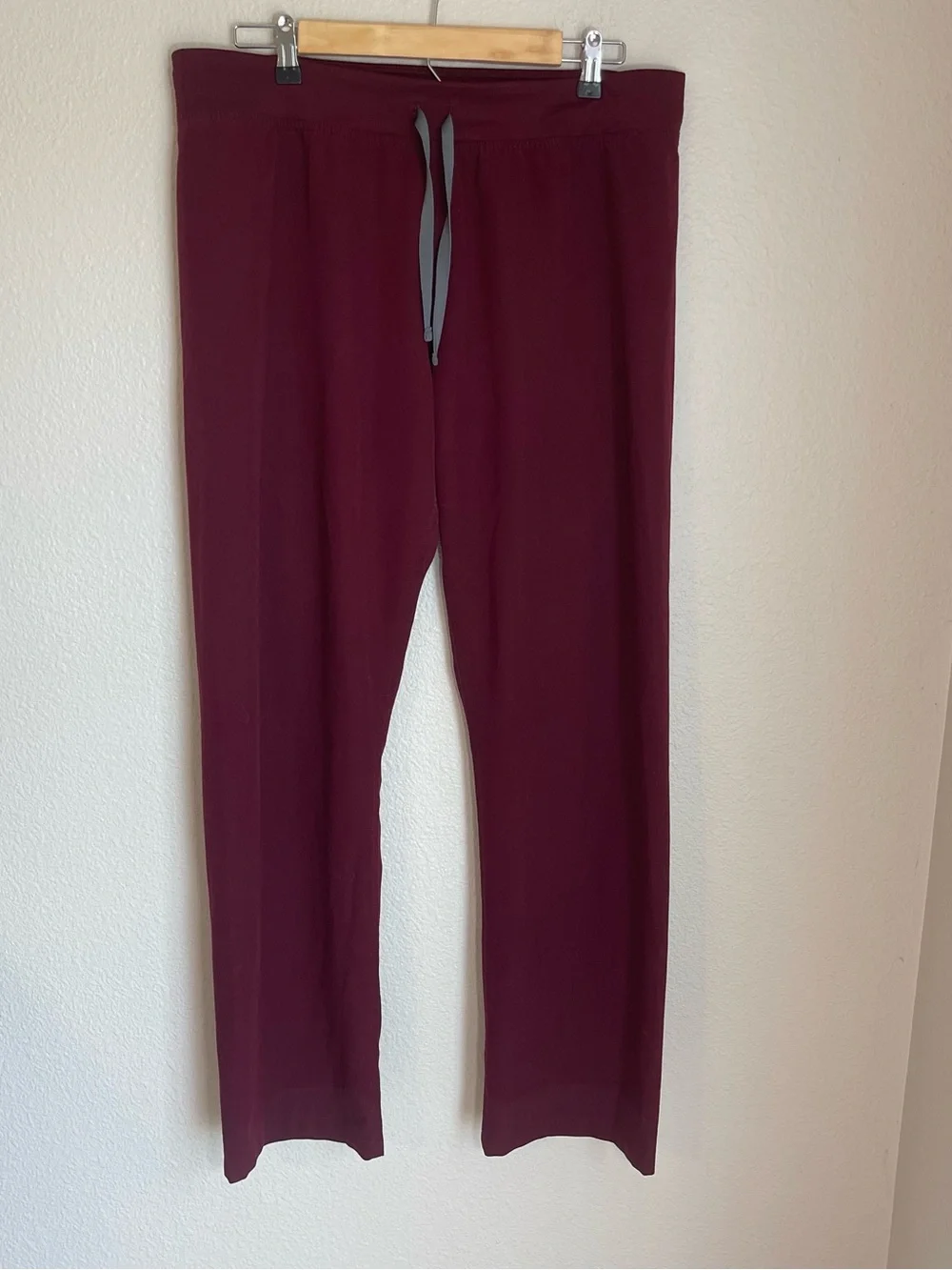 Figs Burgundy Pisco Basic Scrub Pants Size L 066